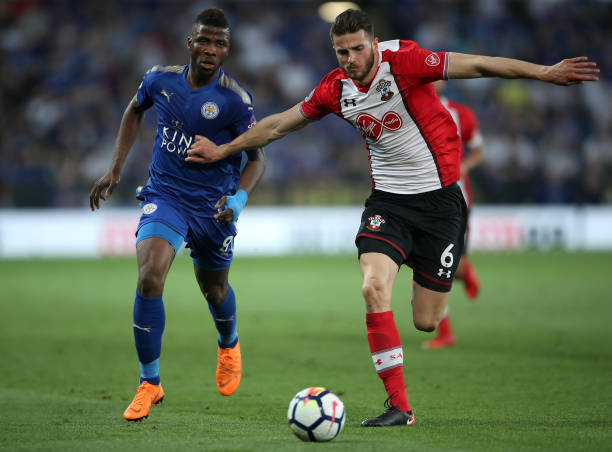 与一名年轻 与一名年轻